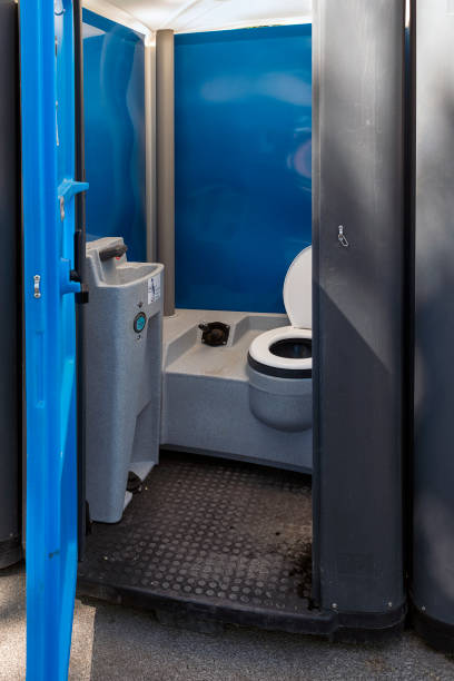 Best Luxury portable toilet rental  in Russell Springs, KY